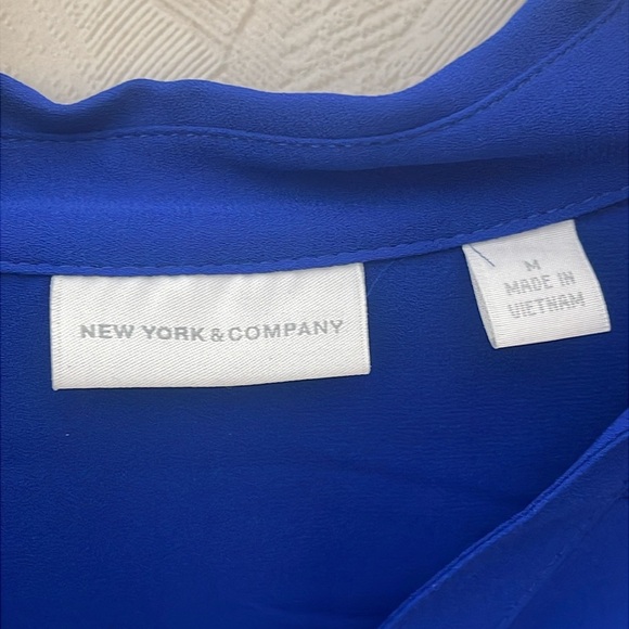 🆕 NEW YORK & COMPANY Blue Notched Collar Blouse Size M - Picture 4 of 4